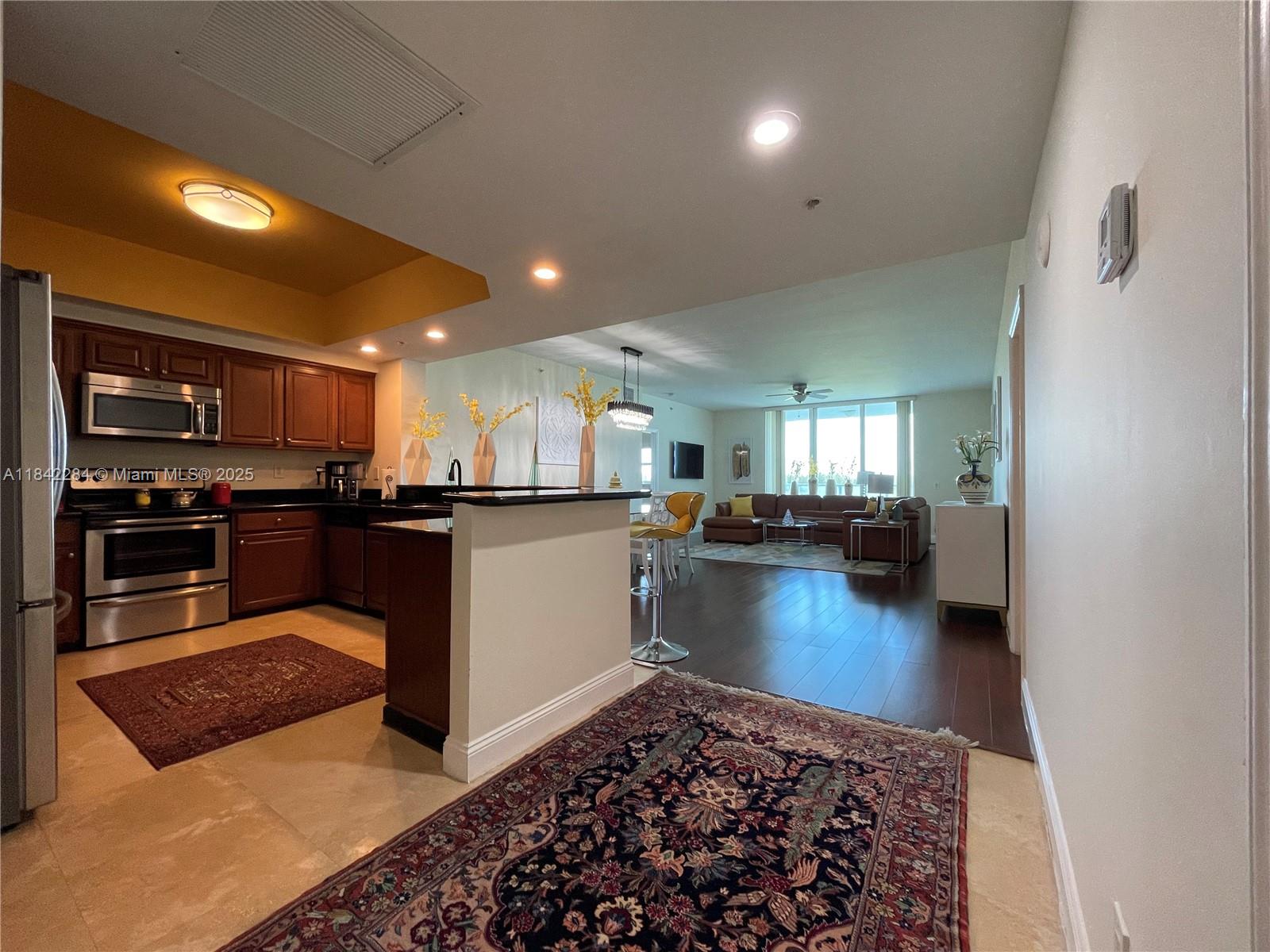 14951 Royal Oaks Ln 808