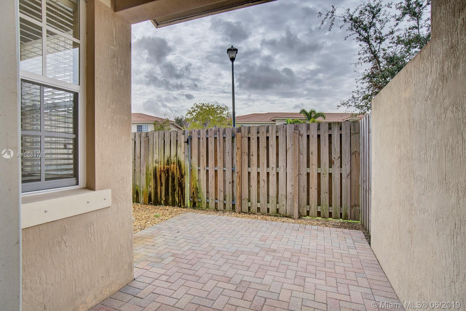 LAS BRISAS - Residential Lease