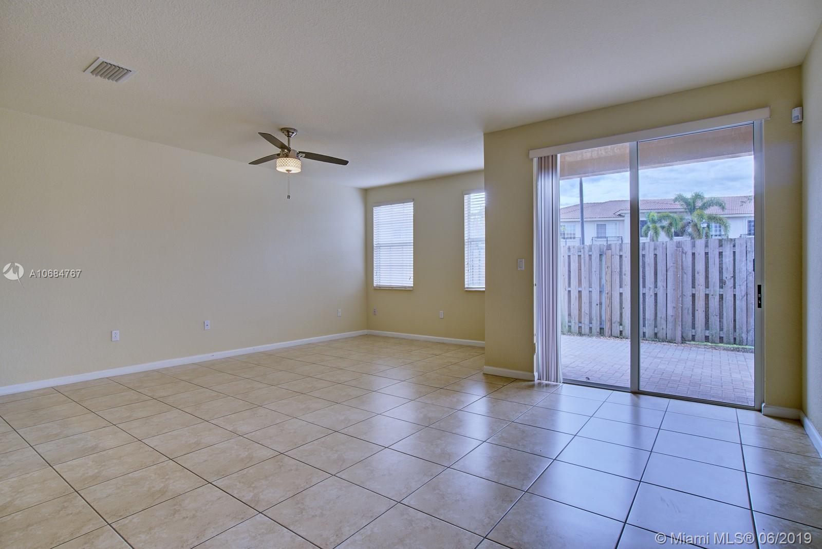 LAS BRISAS - Residential Lease