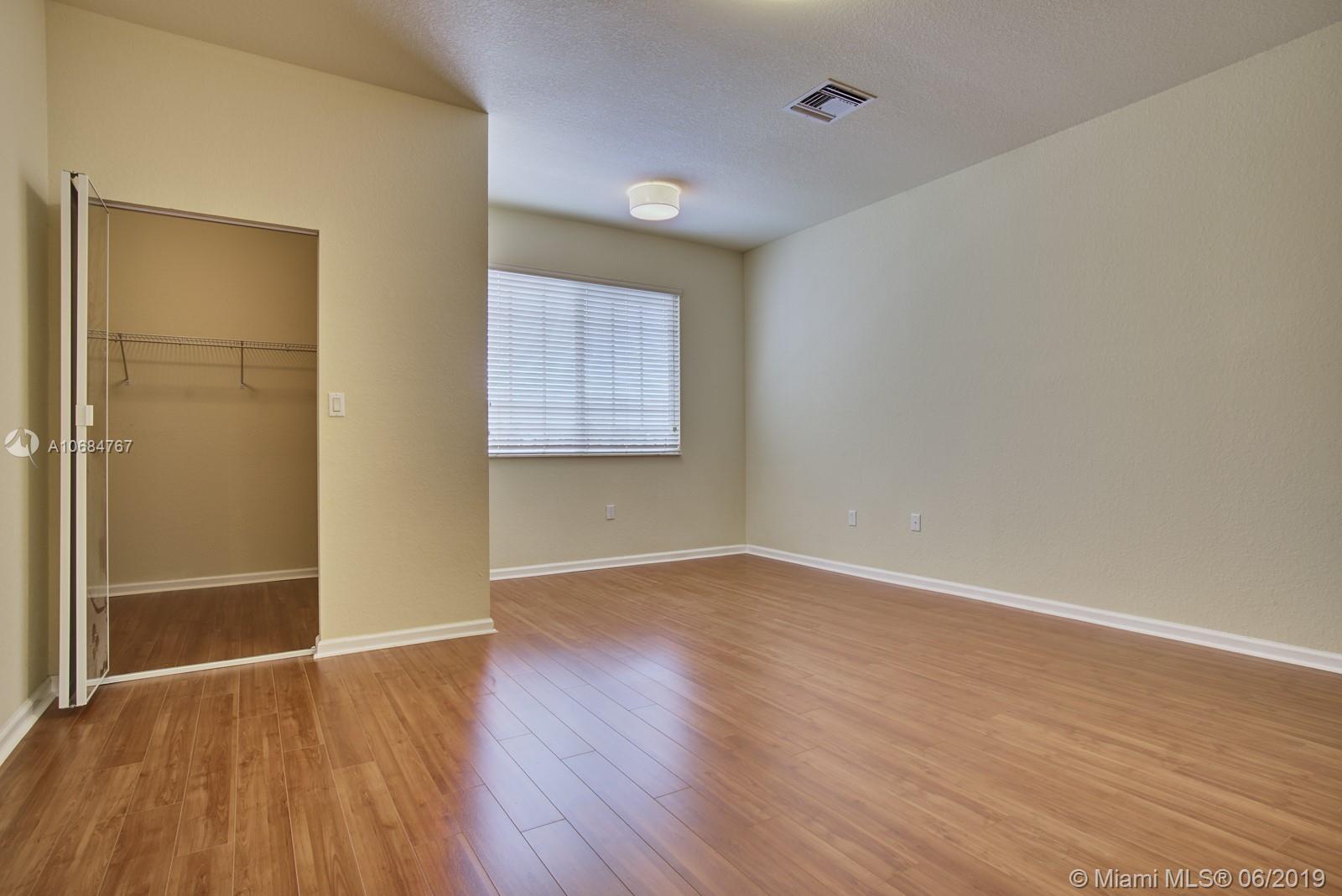 LAS BRISAS - Residential Lease