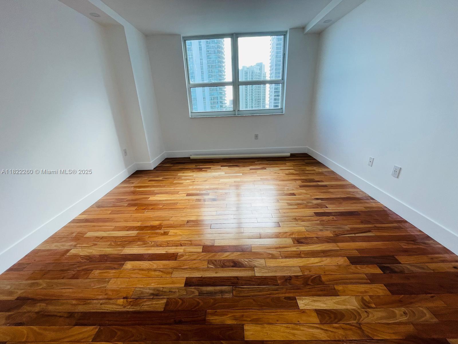 THE MARK ON BRICKELL COND - Residential