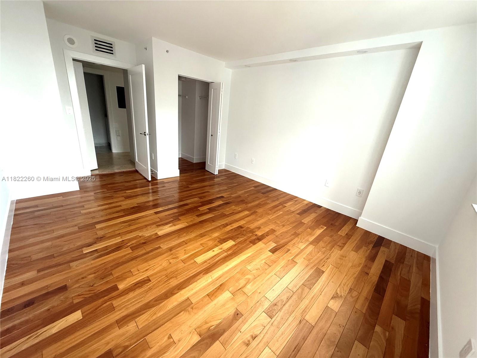 THE MARK ON BRICKELL COND - Residential