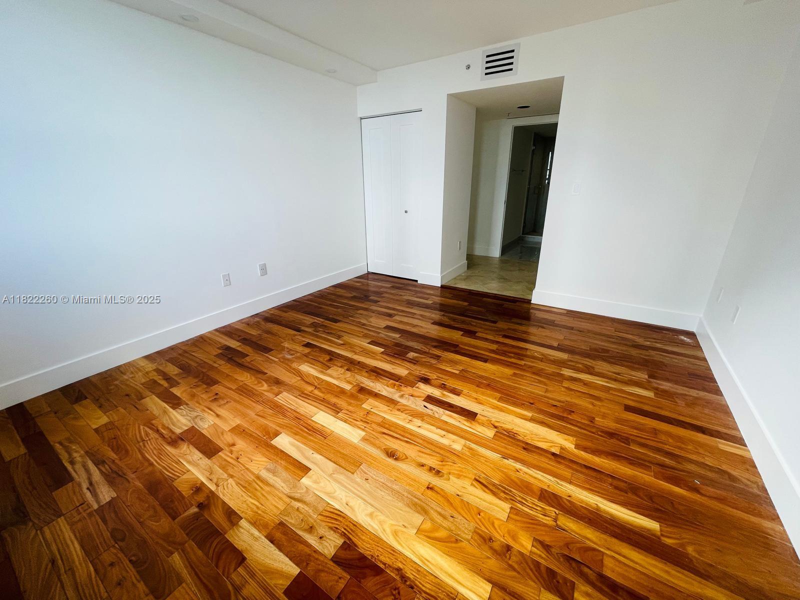 THE MARK ON BRICKELL COND - Residential