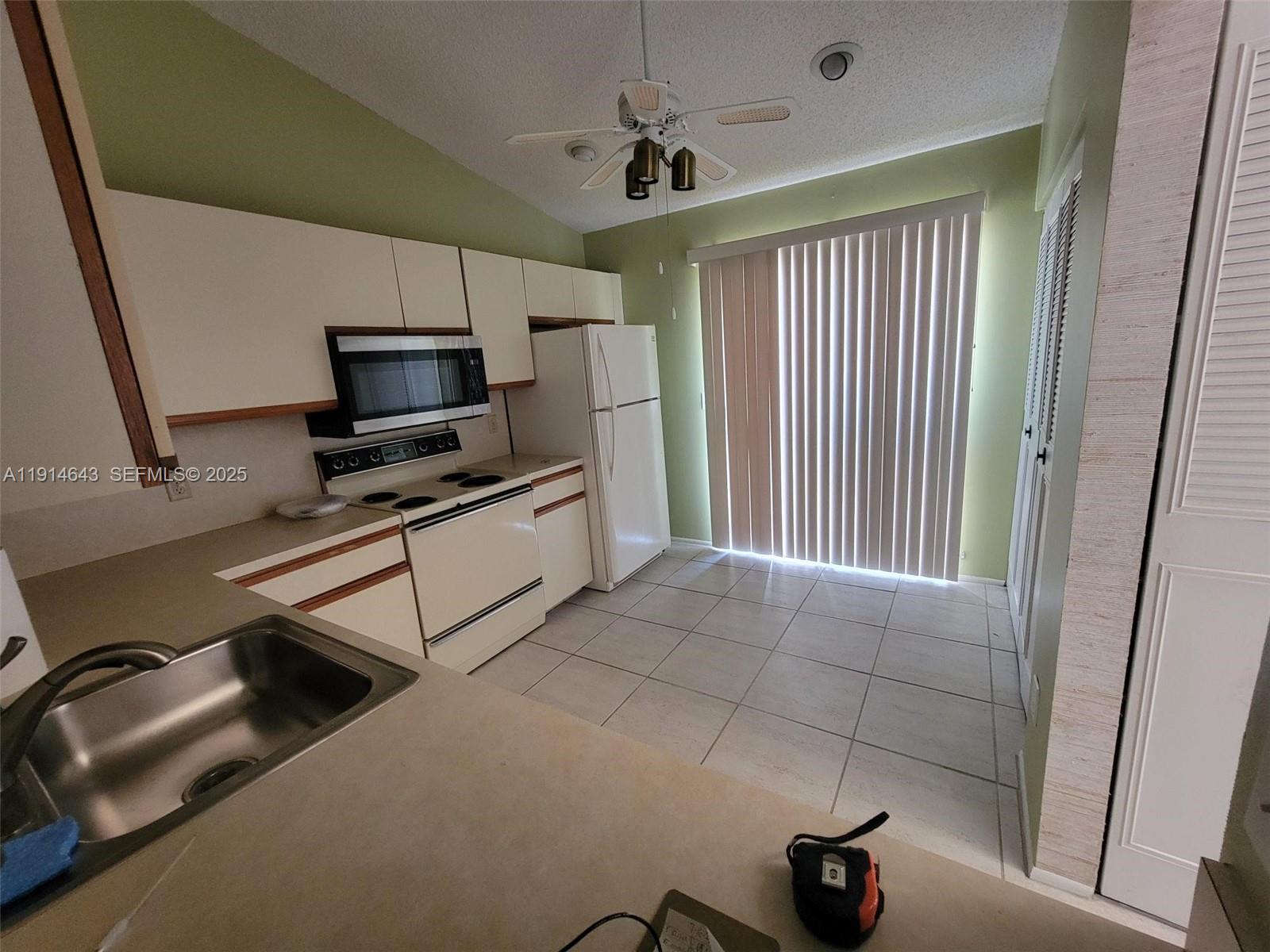 STRATHMORE GATE WEST UNIT - Residential Lease