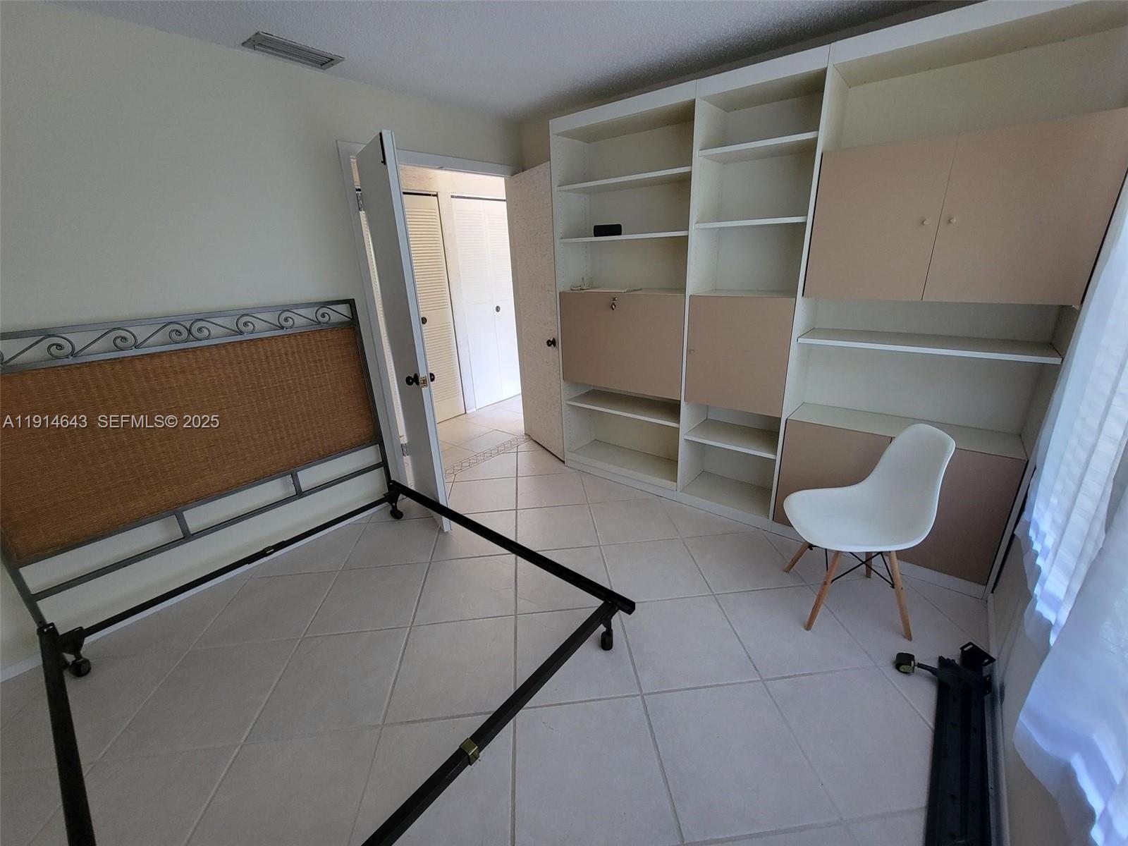 STRATHMORE GATE WEST UNIT - Residential Lease