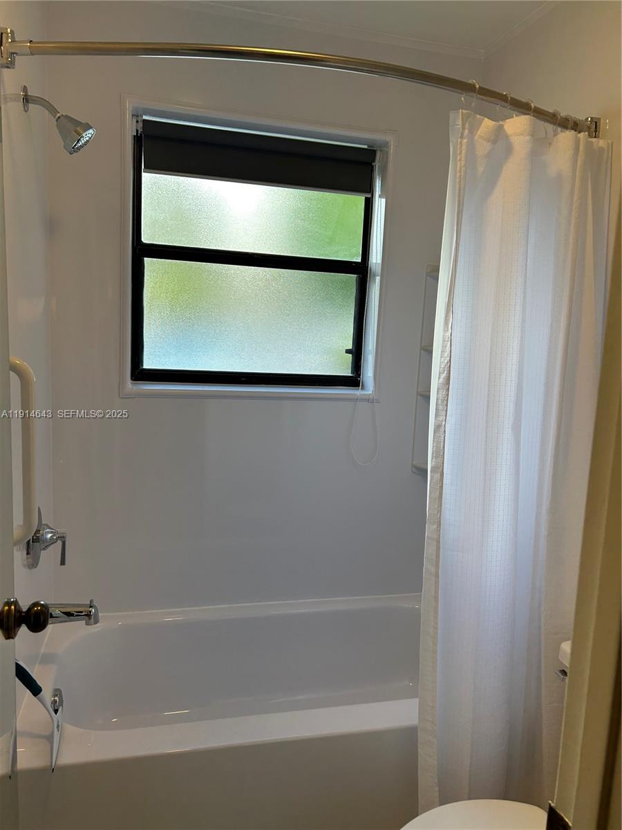 STRATHMORE GATE WEST UNIT - Residential Lease