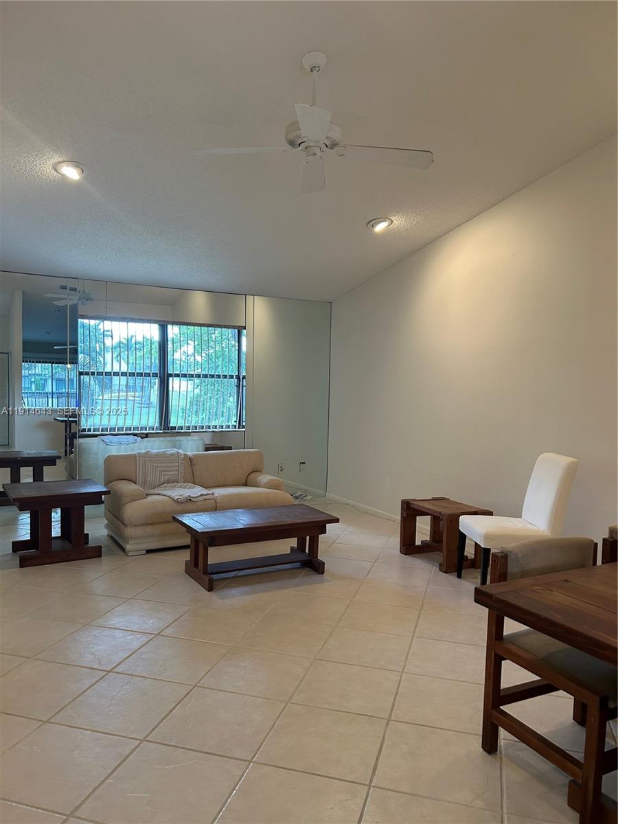 STRATHMORE GATE WEST UNIT - Residential Lease