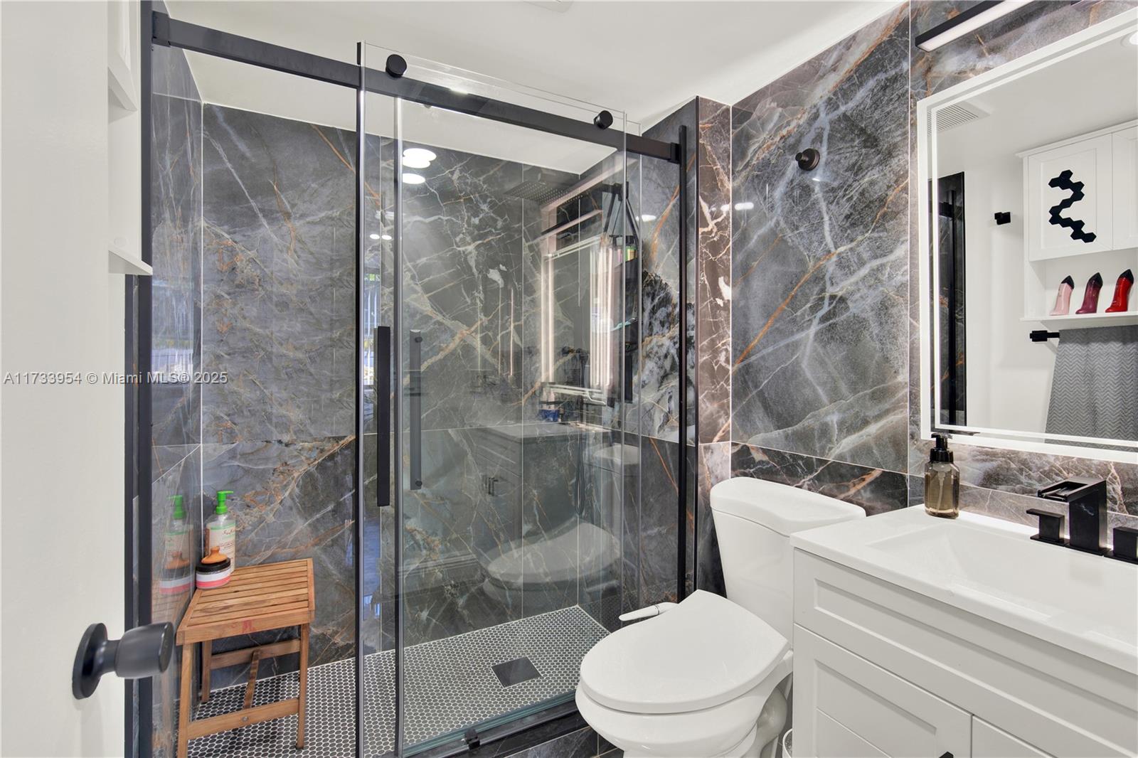 ROYAL PARK CONDO - Residential