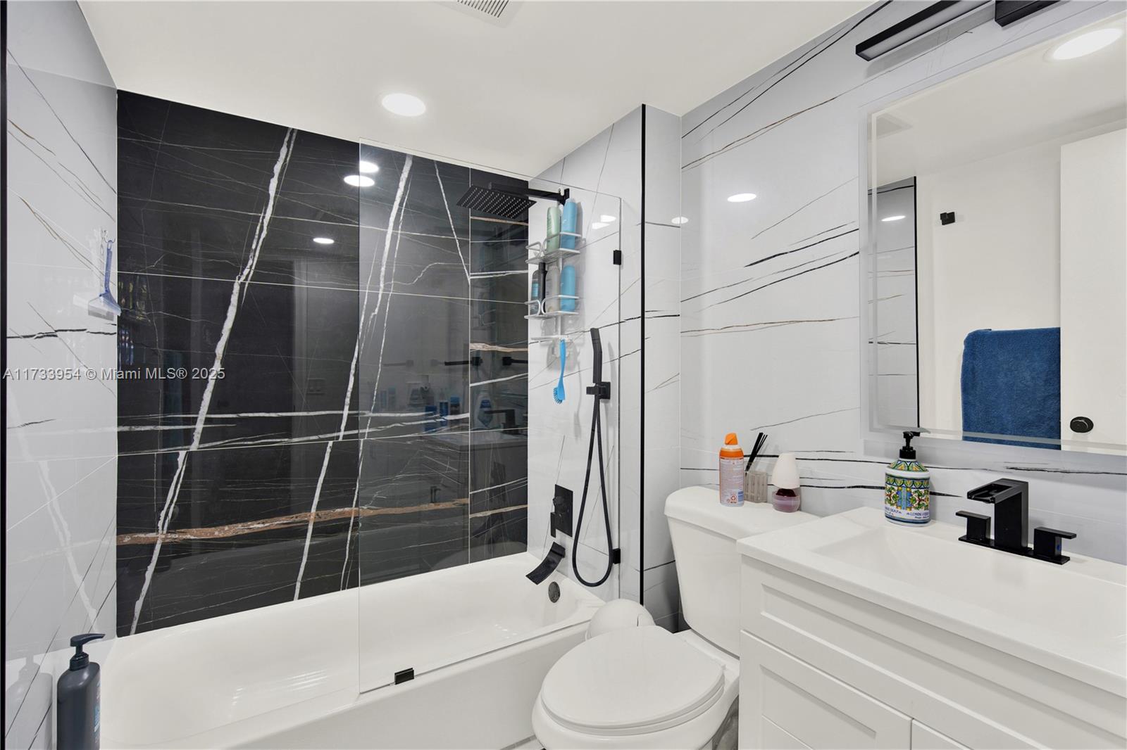 ROYAL PARK CONDO - Residential