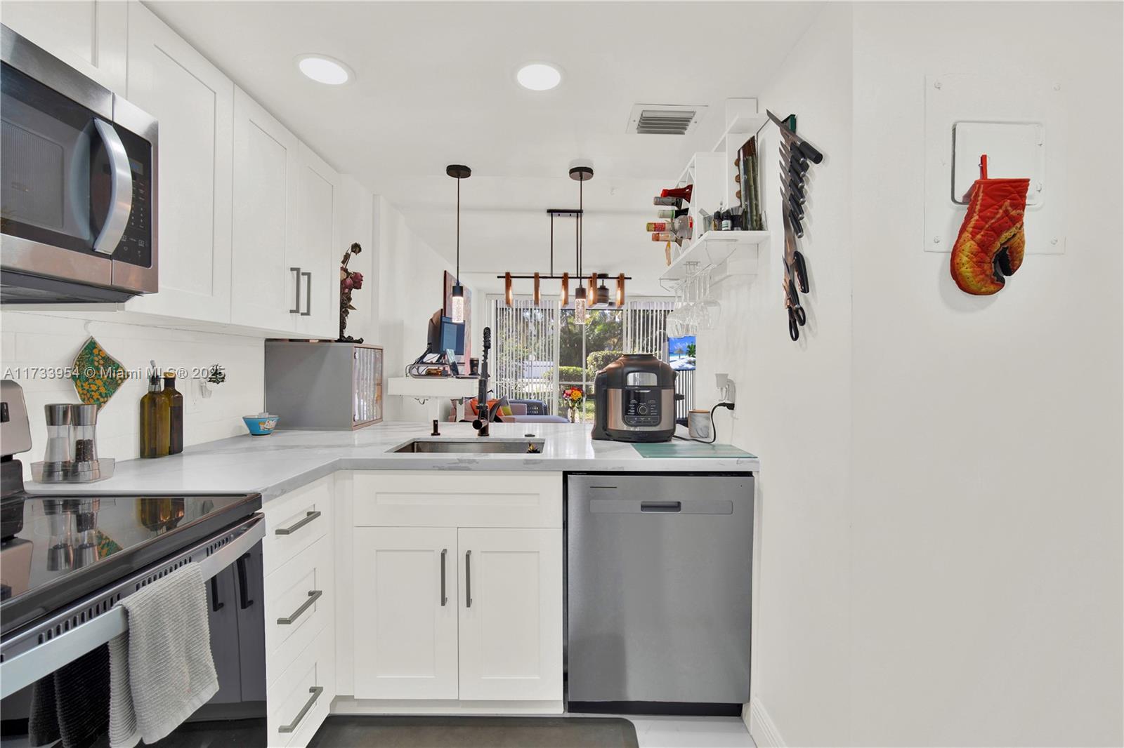 ROYAL PARK CONDO - Residential
