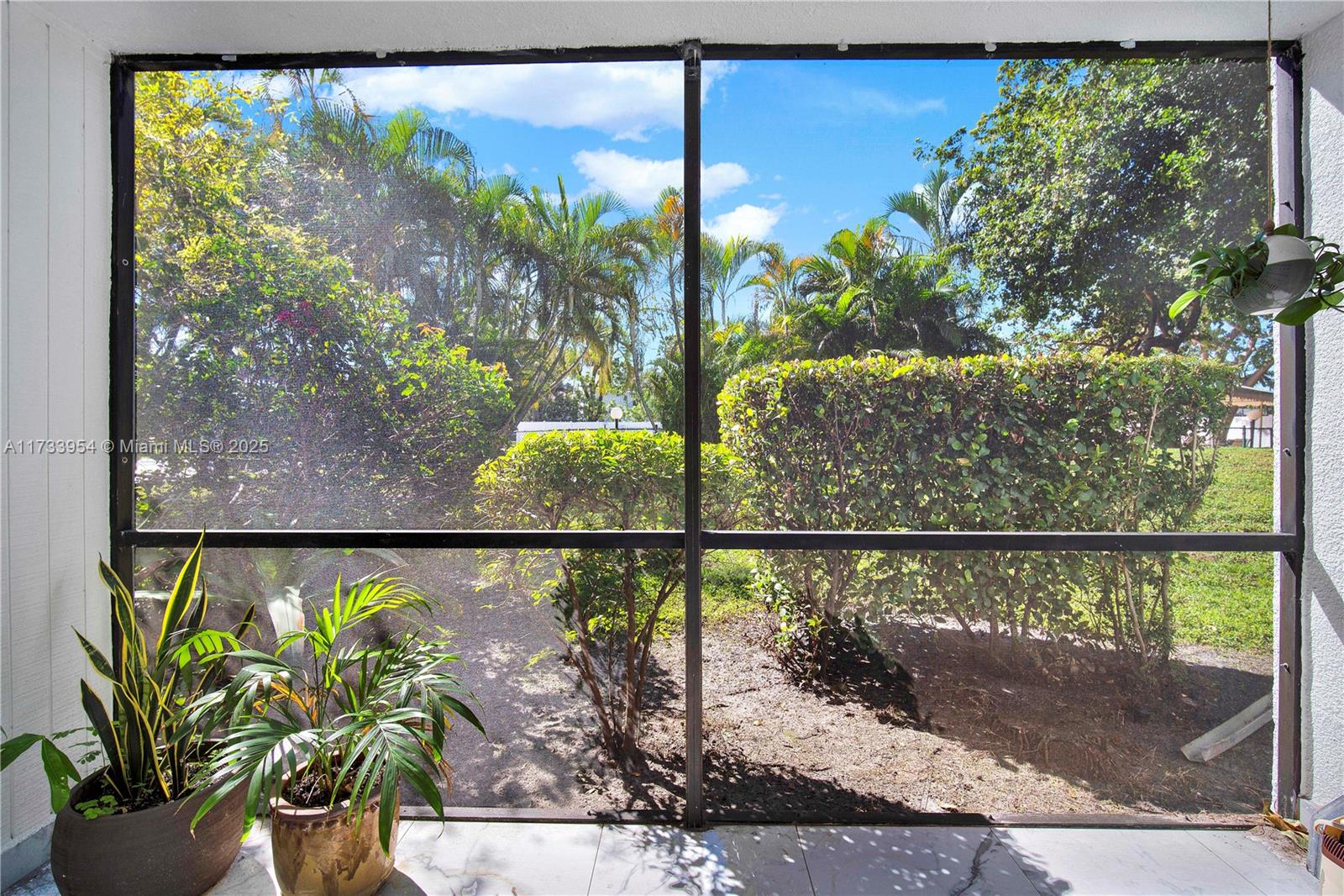 ROYAL PARK CONDO - Residential