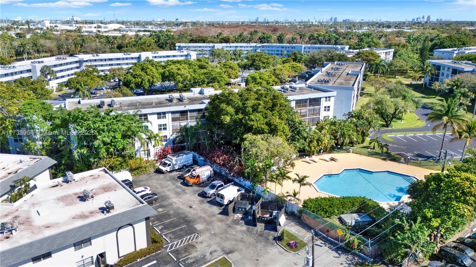 ROYAL PARK CONDO - Residential