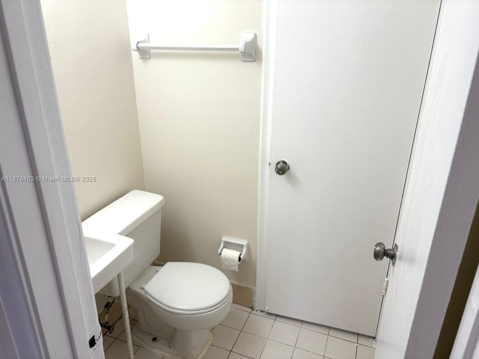 SOLEIL LAKE CONDO - Residential Lease