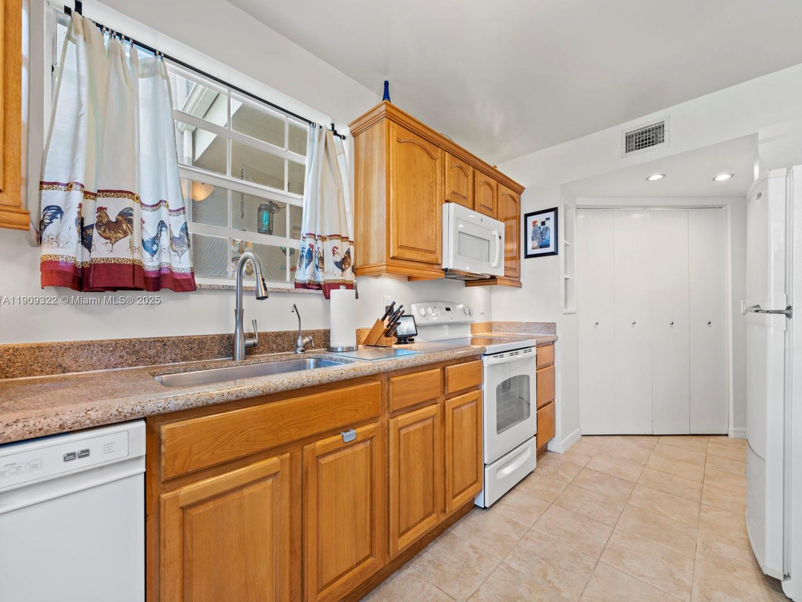 CENTER-GATE NO 1 - Residential