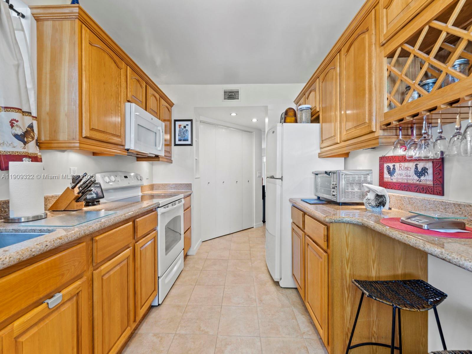 CENTER-GATE NO 1 - Residential