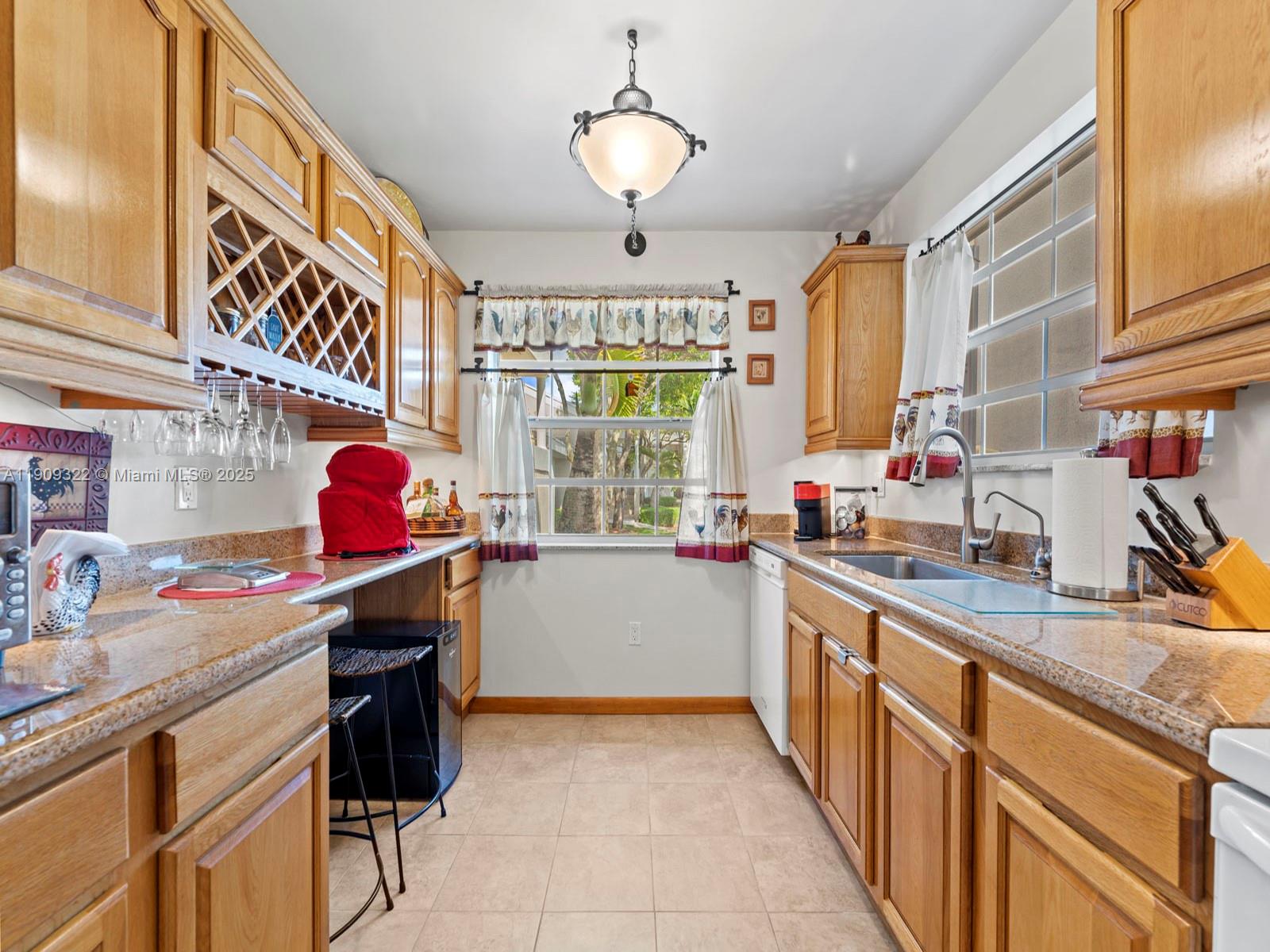 CENTER-GATE NO 1 - Residential