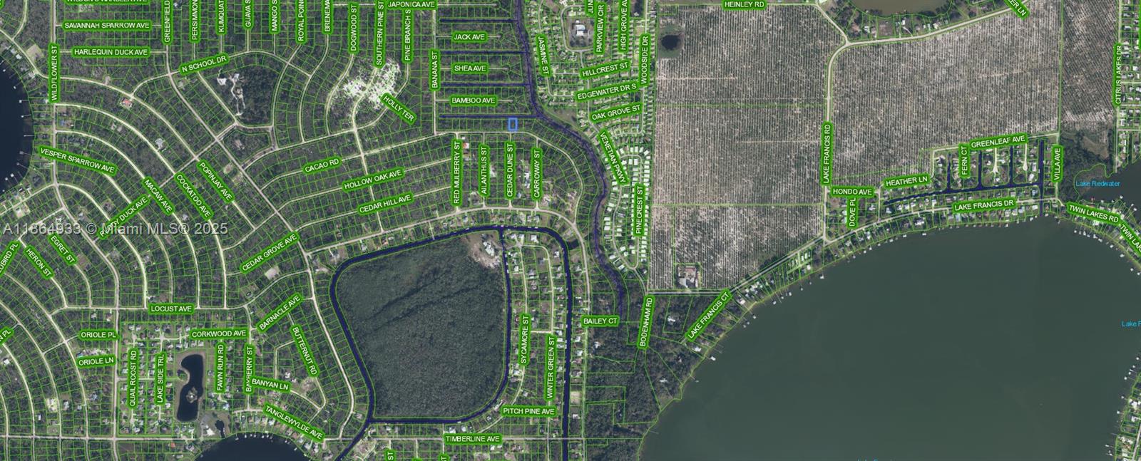 LEISURE LAKES - Land