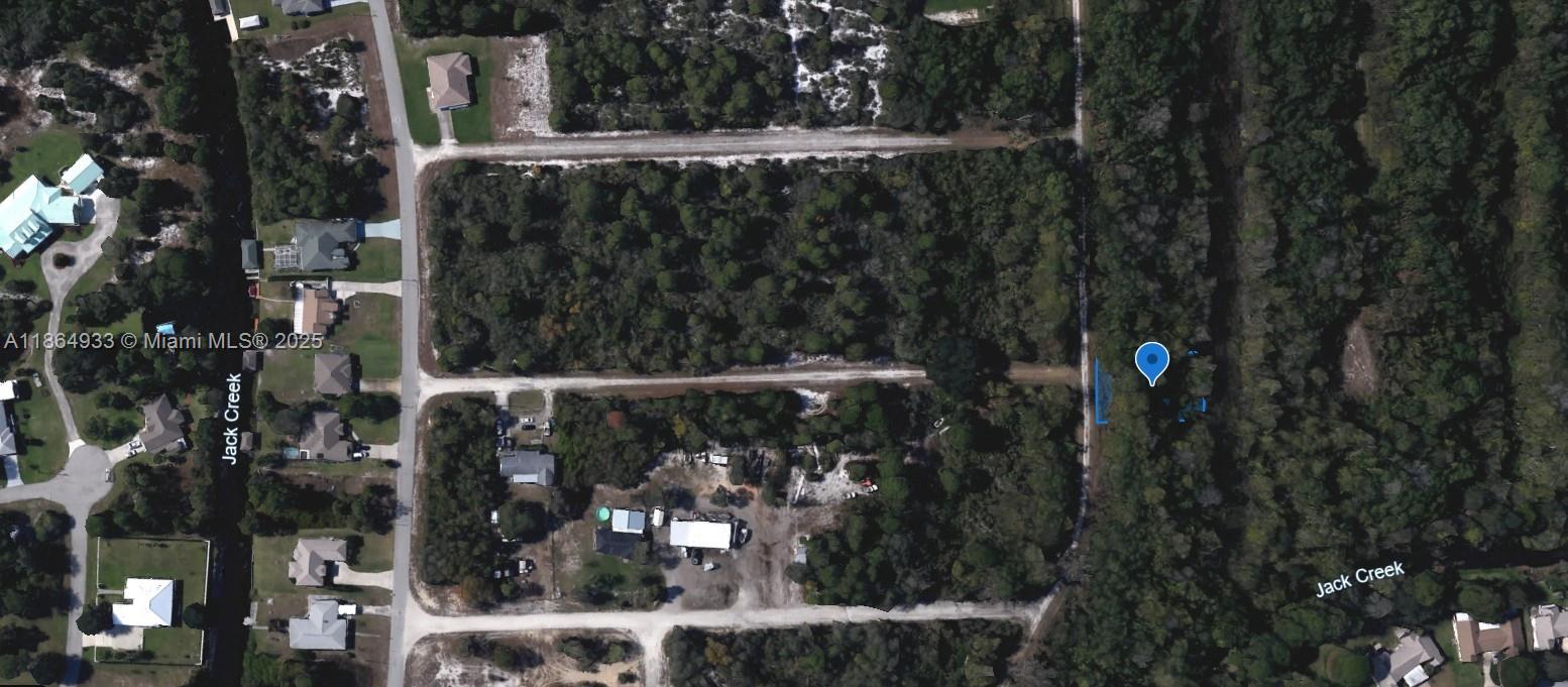 LEISURE LAKES - Land