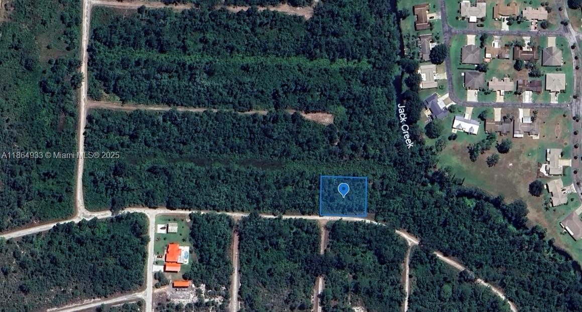 LEISURE LAKES - Land