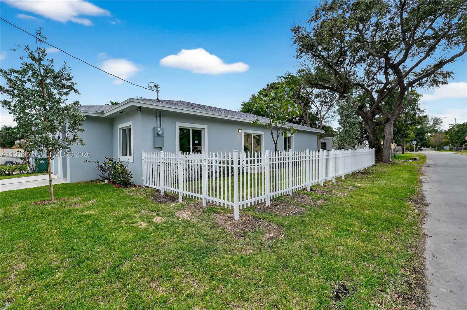 N MIAMI ESTATES - Residential