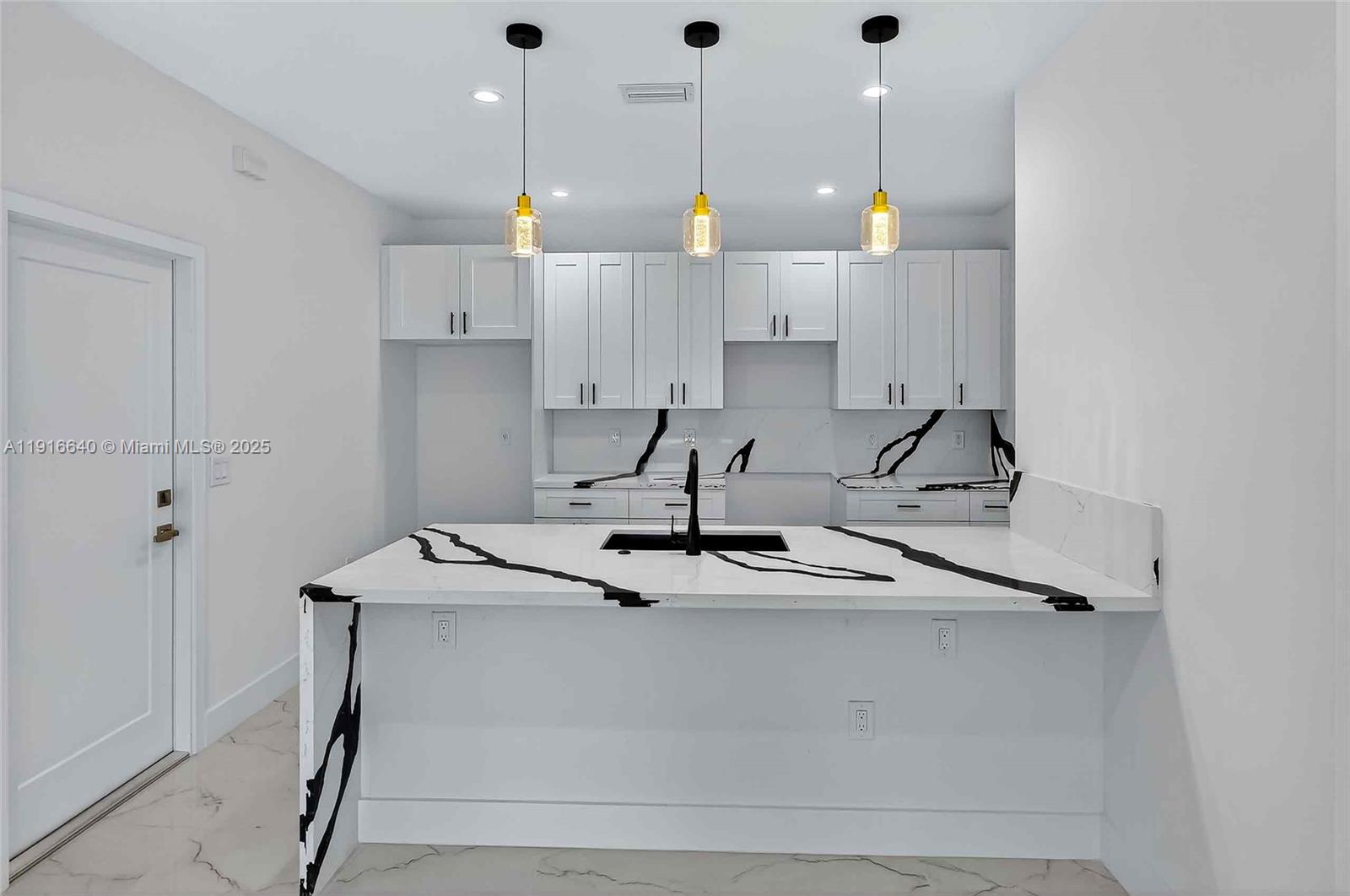 N MIAMI ESTATES - Residential