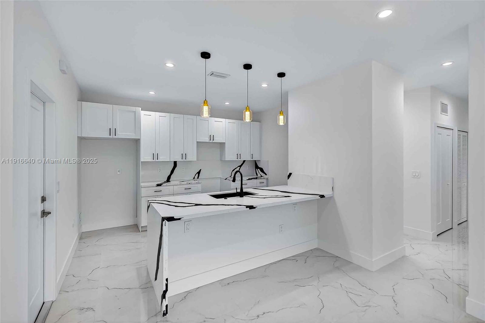 N MIAMI ESTATES - Residential