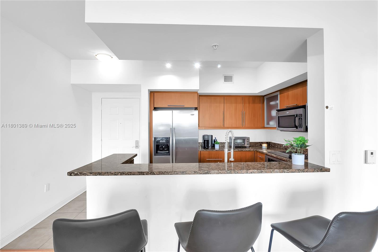 PUERTA DE PALMAS CONDO - Residential