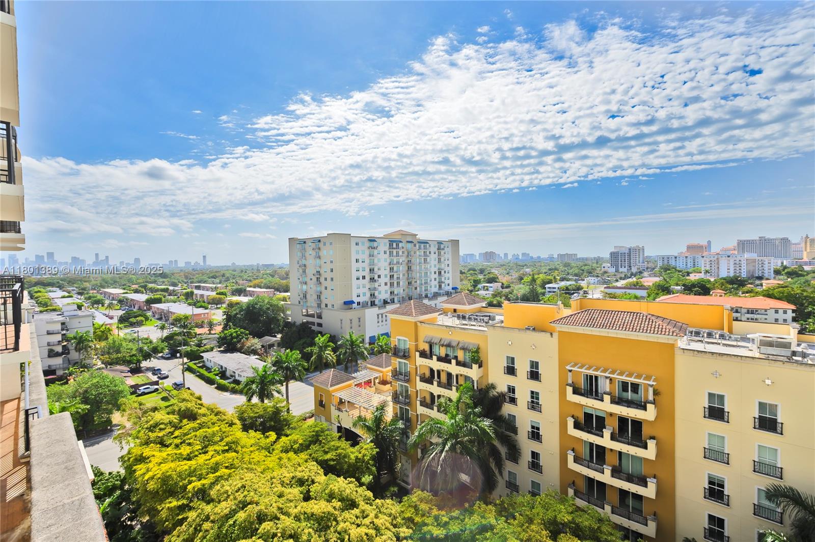 PUERTA DE PALMAS CONDO - Residential