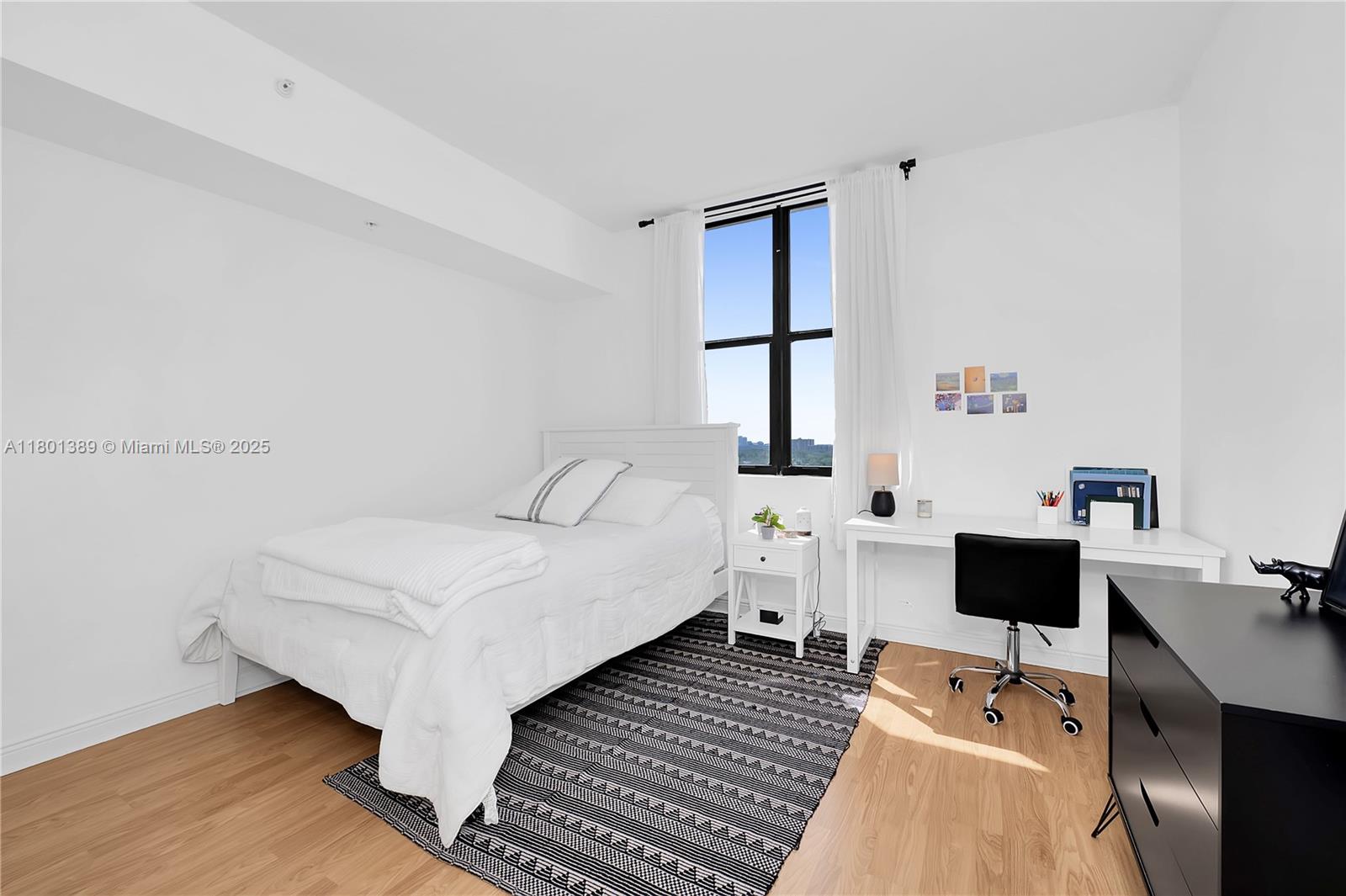 PUERTA DE PALMAS CONDO - Residential