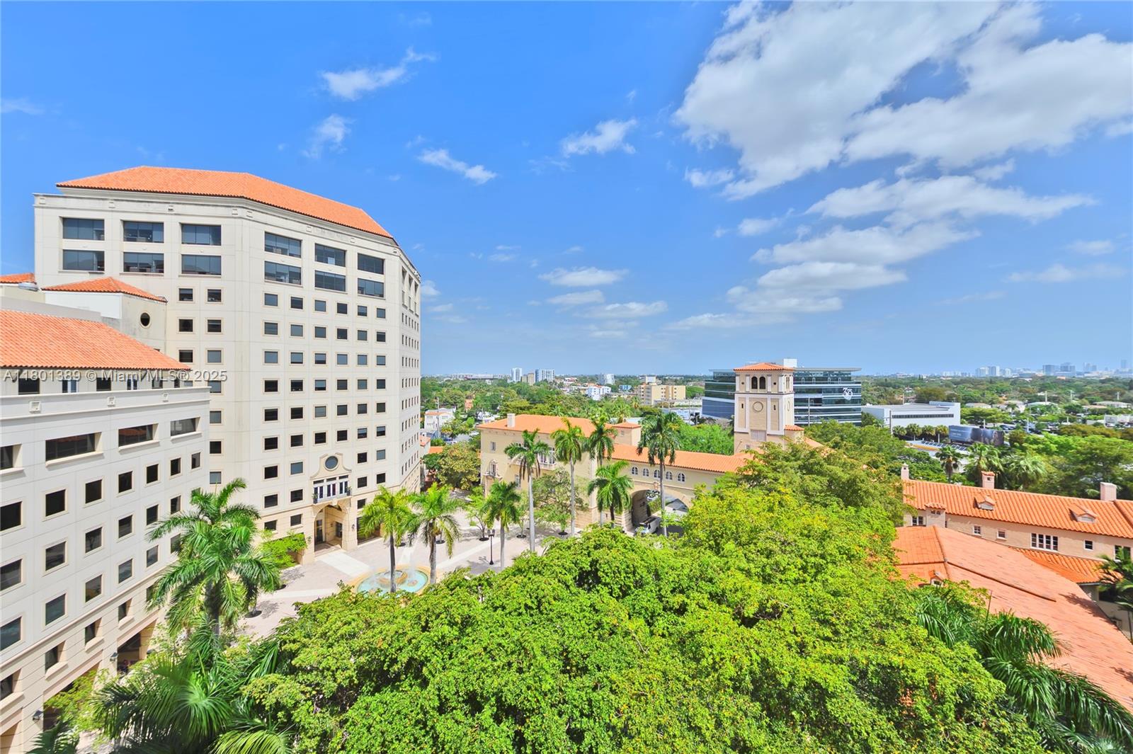 PUERTA DE PALMAS CONDO - Residential