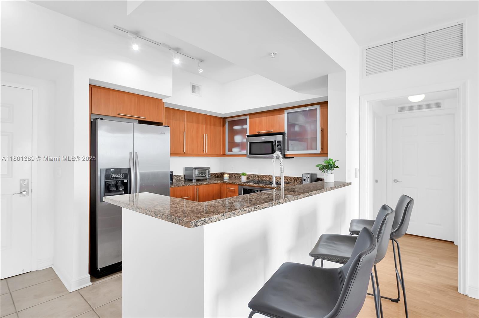 PUERTA DE PALMAS CONDO - Residential