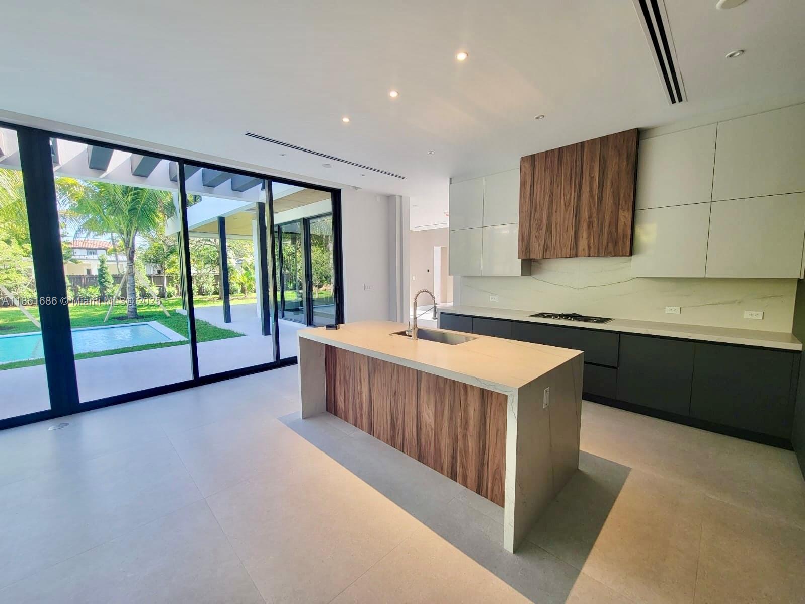 OAK HEIGHTS - Residential