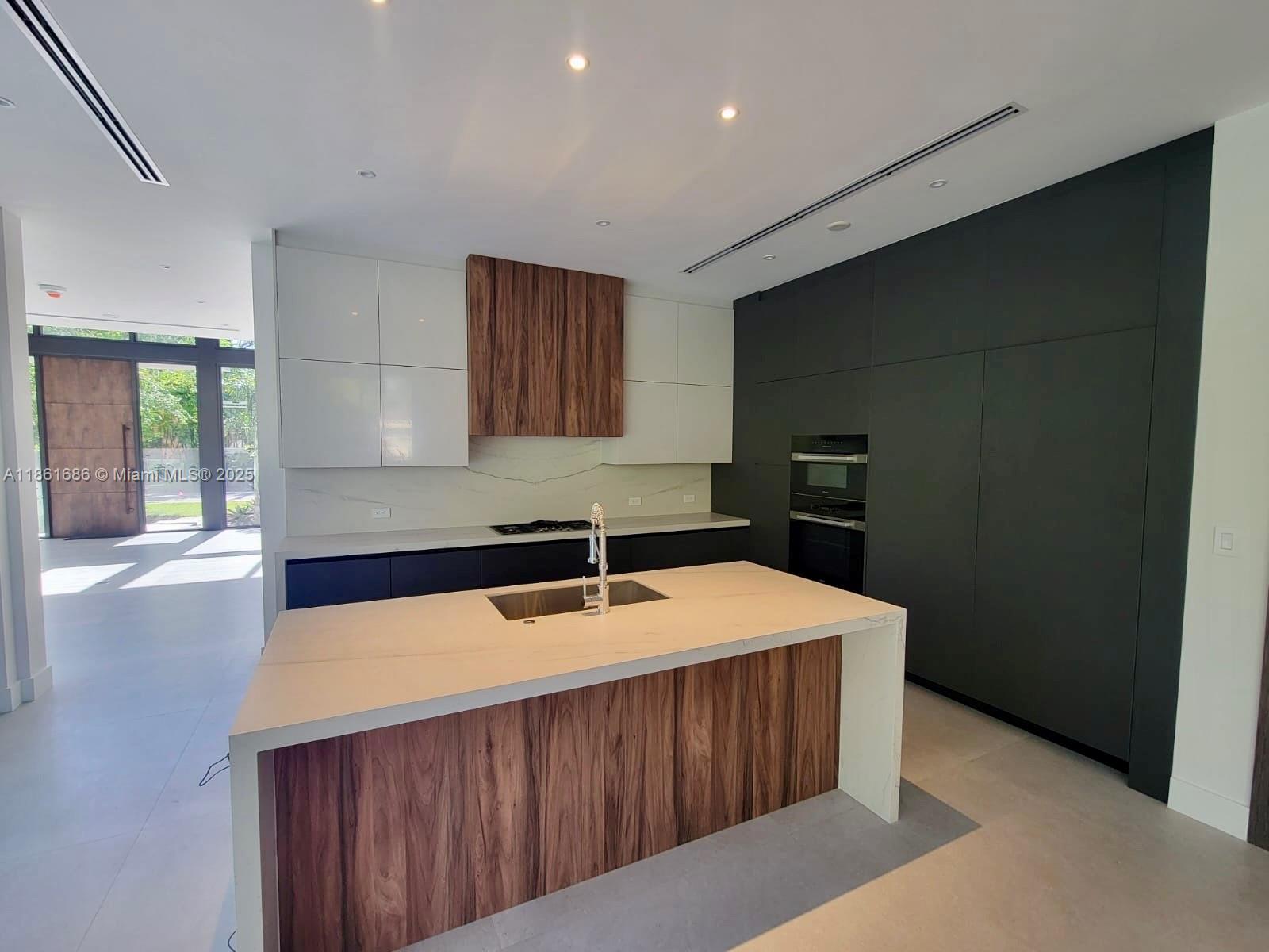 OAK HEIGHTS - Residential