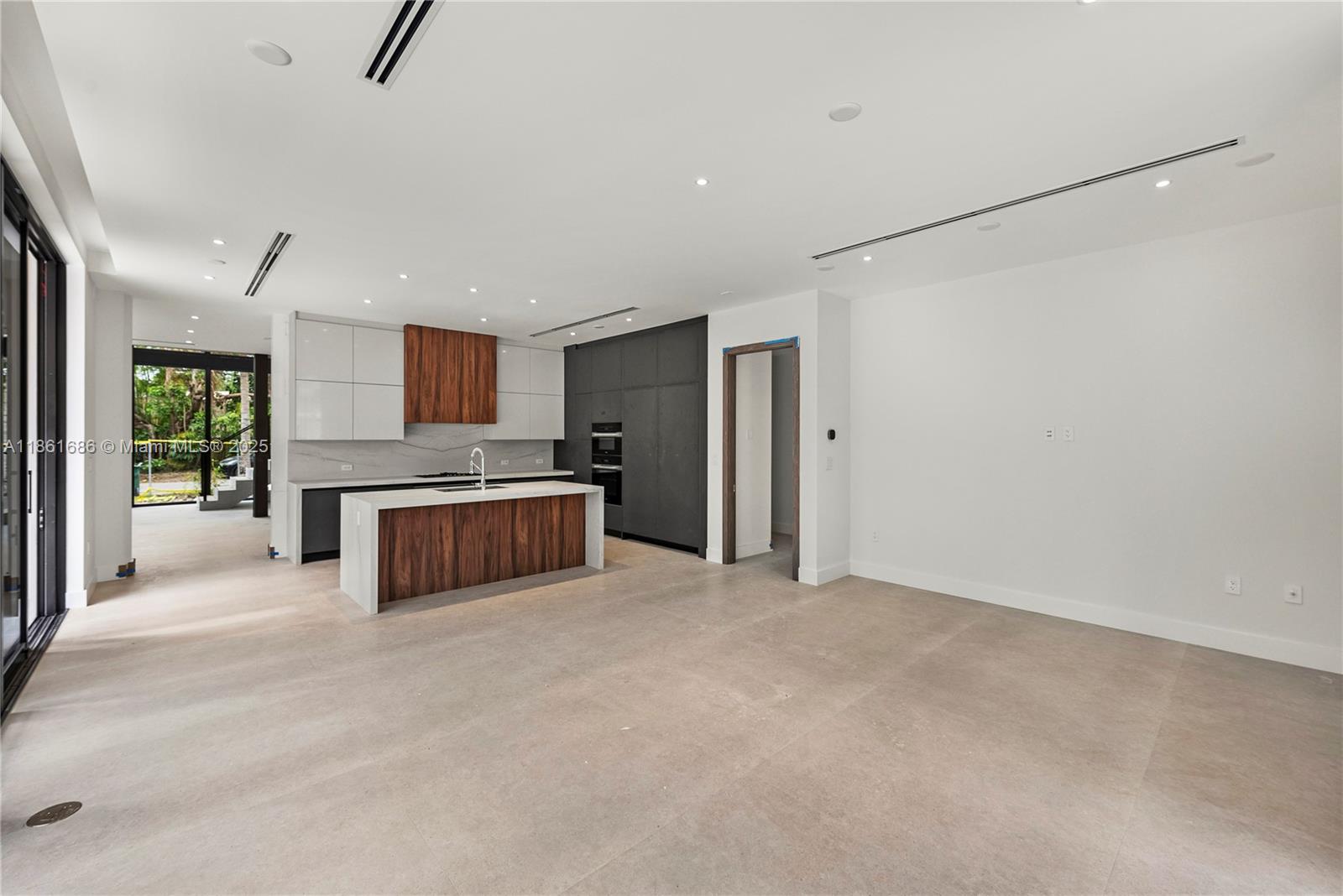 OAK HEIGHTS - Residential