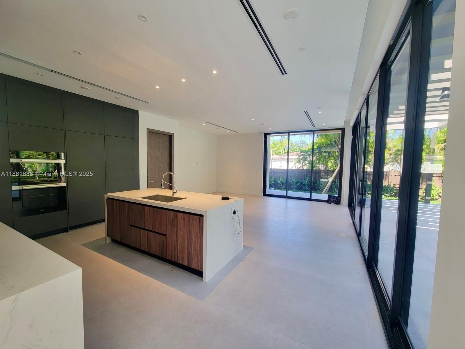 OAK HEIGHTS - Residential