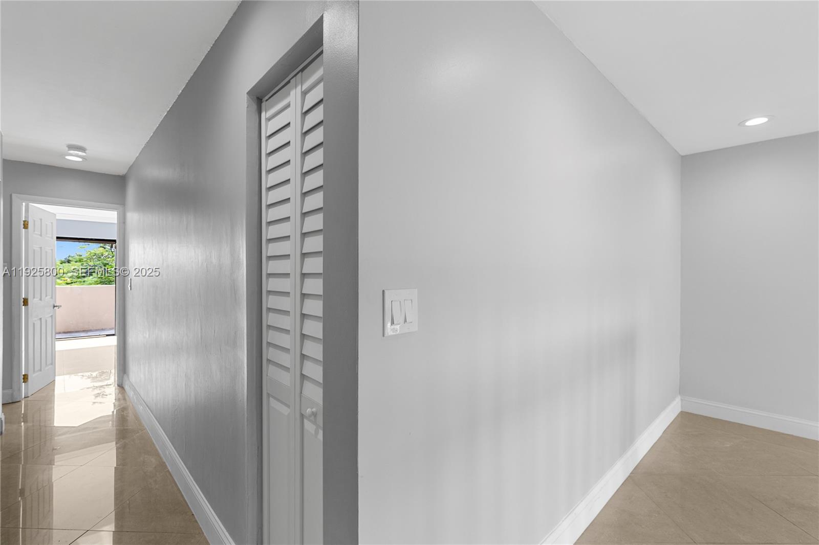 FOUNTAINS OF JACARANDA CO - Residential