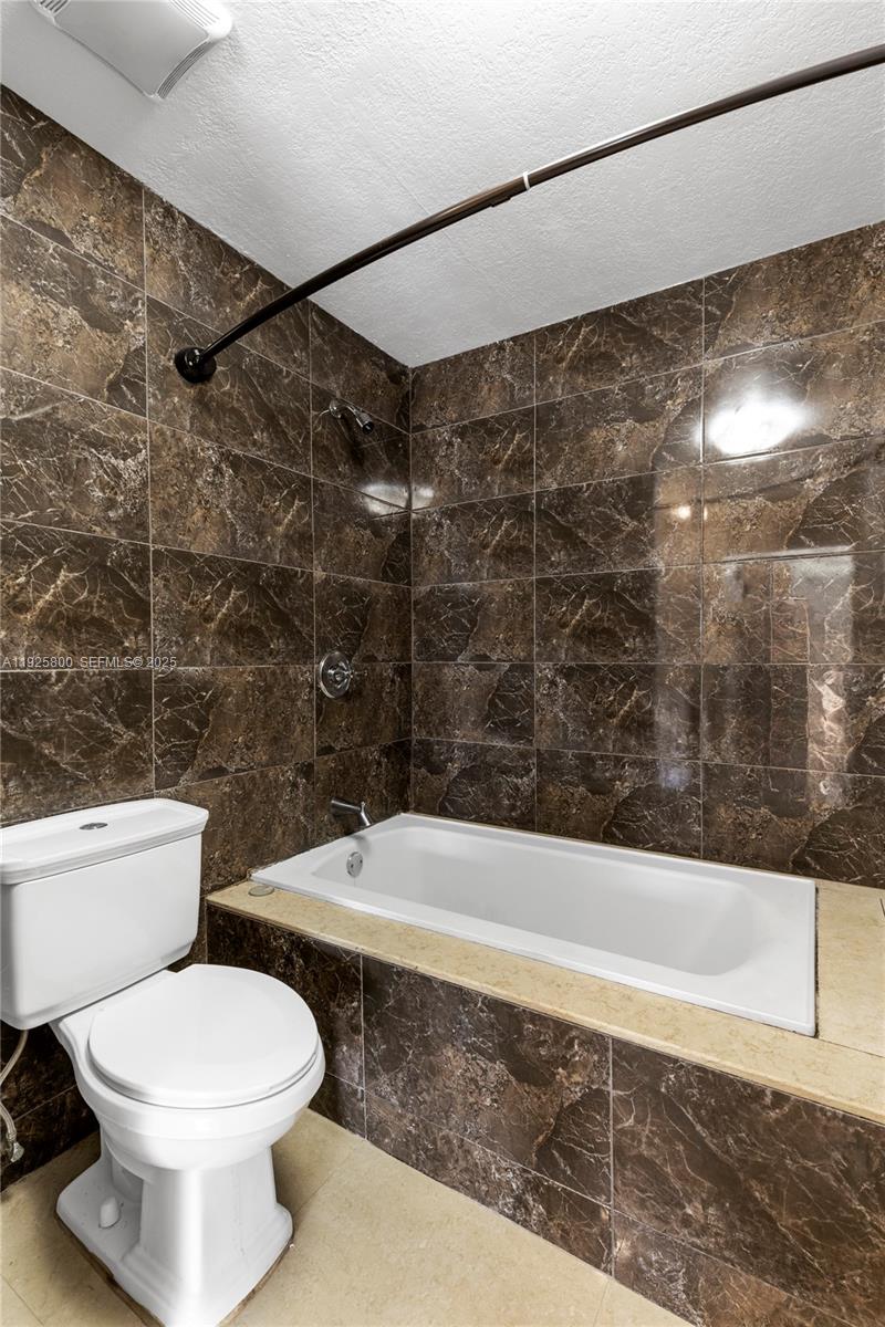 FOUNTAINS OF JACARANDA CO - Residential