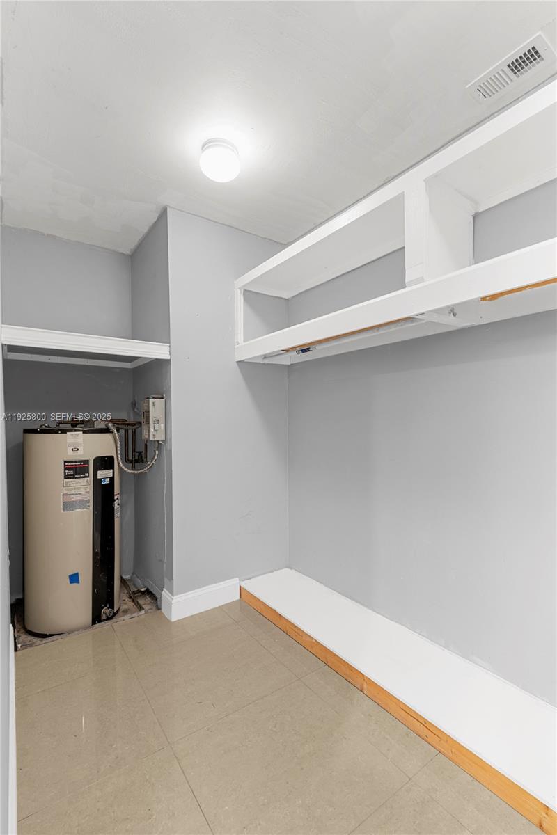 FOUNTAINS OF JACARANDA CO - Residential