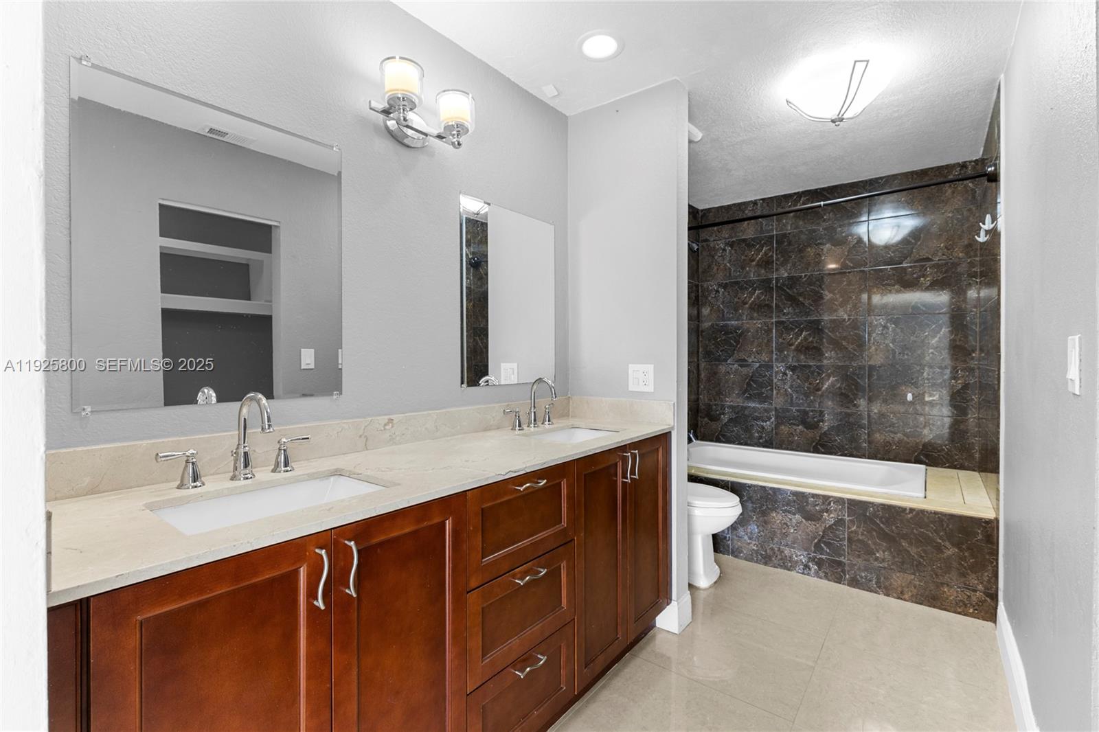 FOUNTAINS OF JACARANDA CO - Residential