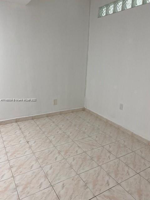 THE CARRIAGE HOUSE CONDO - Residential