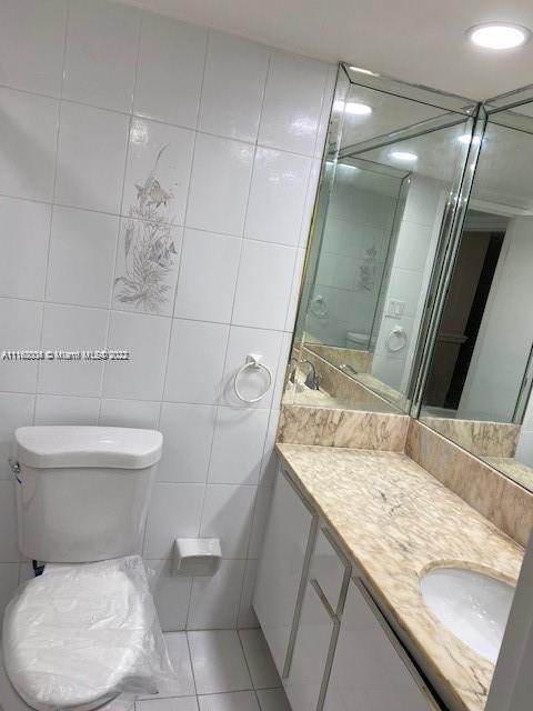 THE CARRIAGE HOUSE CONDO - Residential