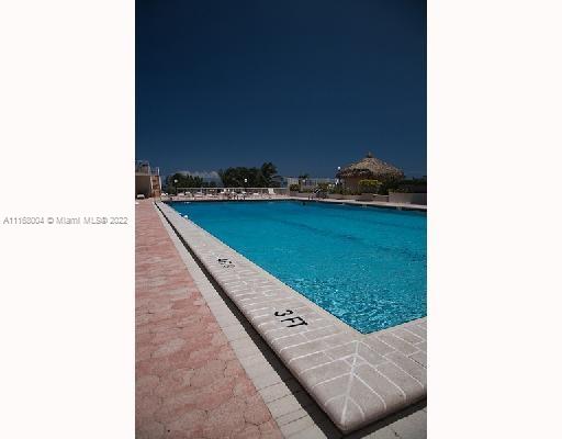 THE CARRIAGE HOUSE CONDO - Residential