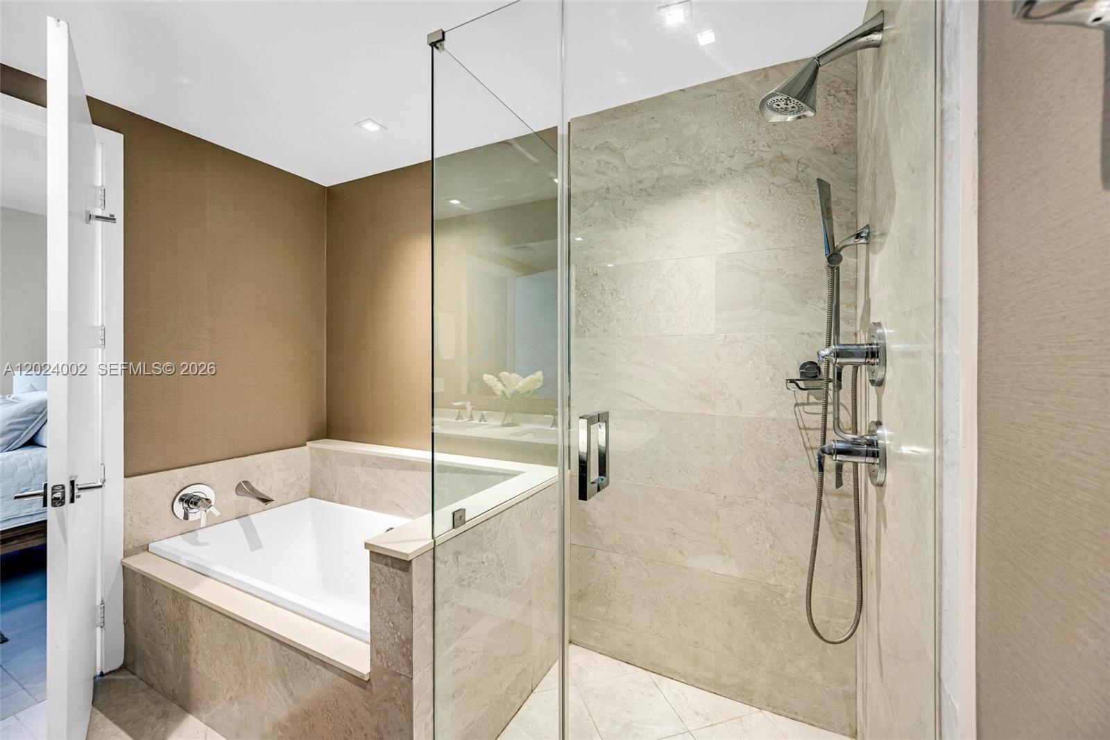 ARIA ON THE BAY CONDO - Residential Lease