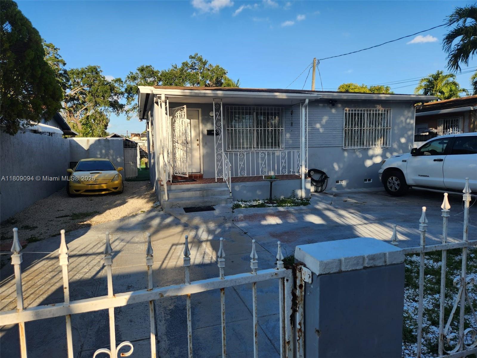 1037 Nw 33rd Ave, Miami, Broward County, Florida - 2 Bedrooms  
1 Bathrooms - 