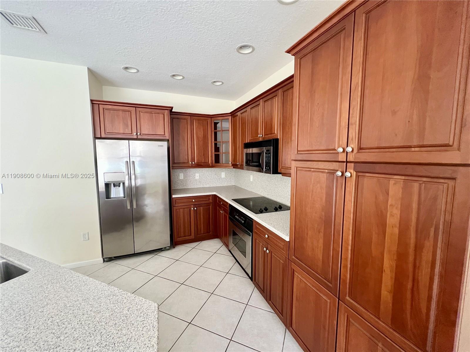 RIVIERA ISLES III - Residential Lease