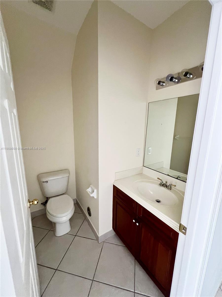 RIVIERA ISLES III - Residential Lease