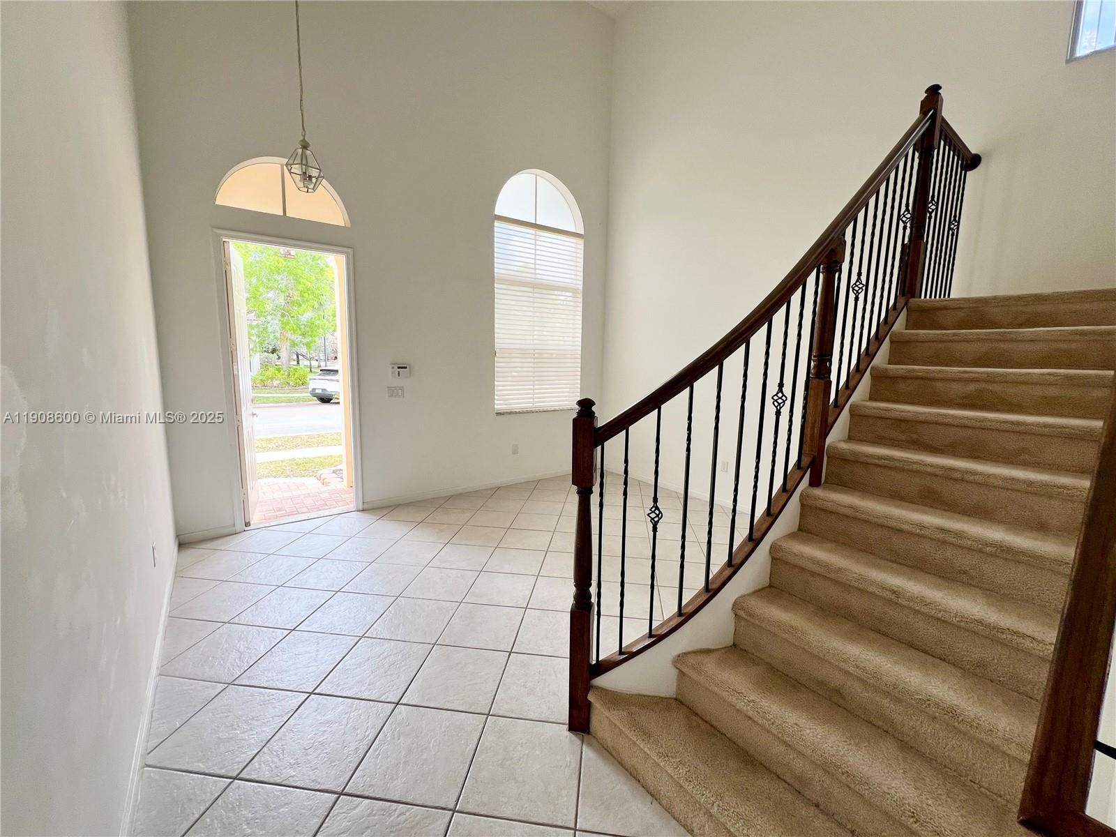 RIVIERA ISLES III - Residential Lease