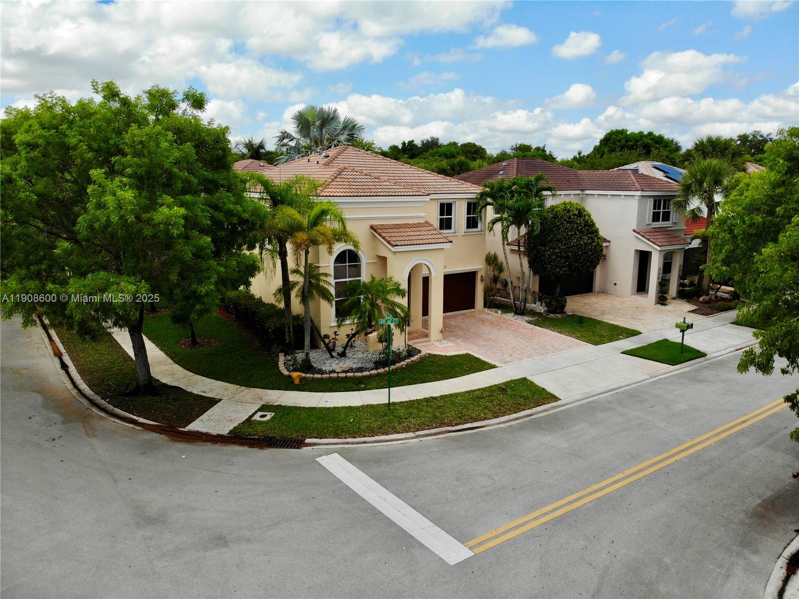 RIVIERA ISLES III - Residential Lease