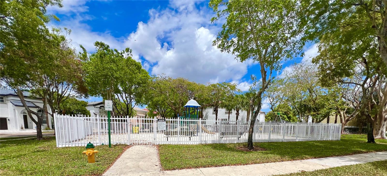 RIVIERA ISLES III - Residential Lease