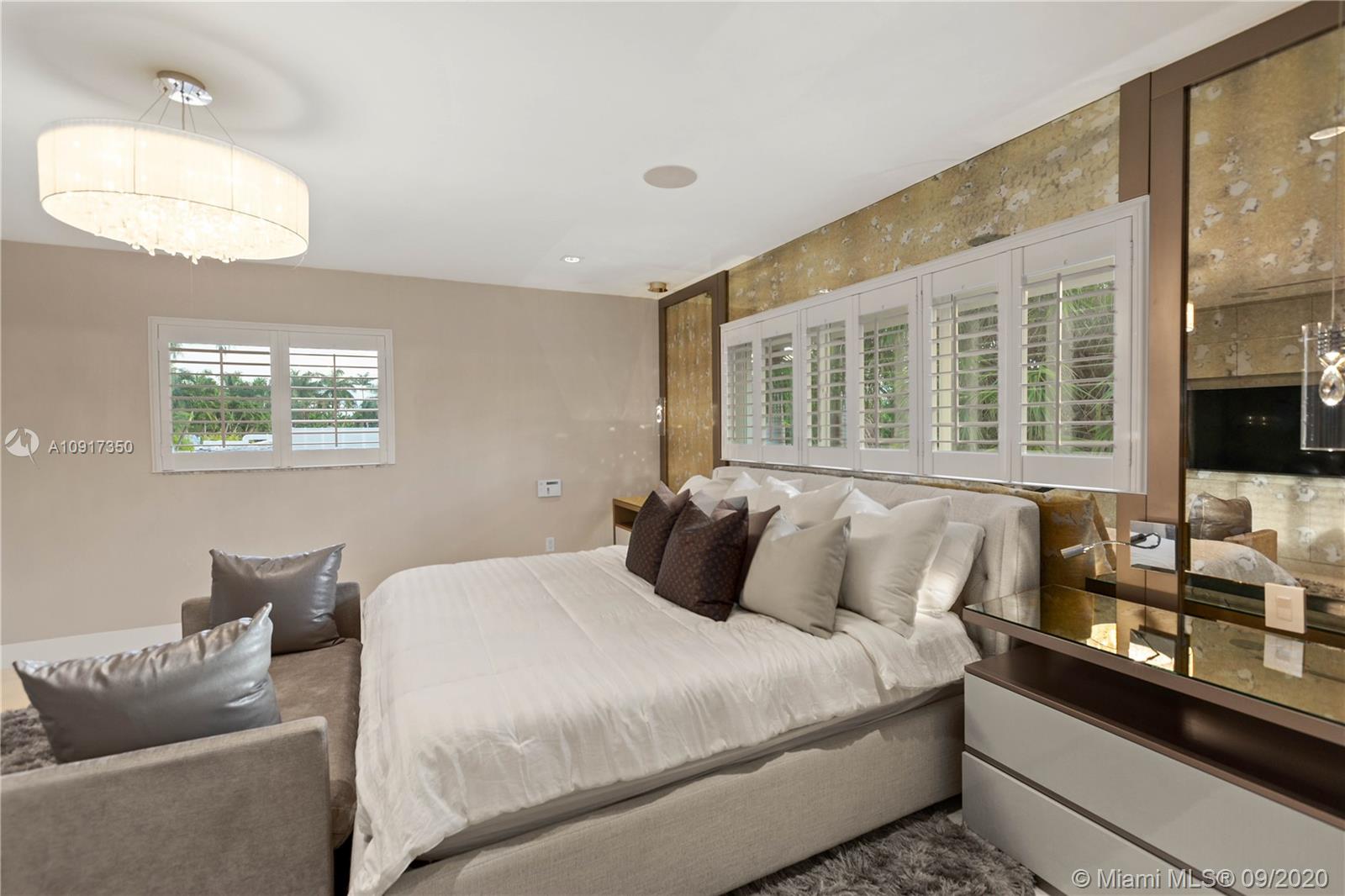 BAY HARBOR ISLAND - Residential